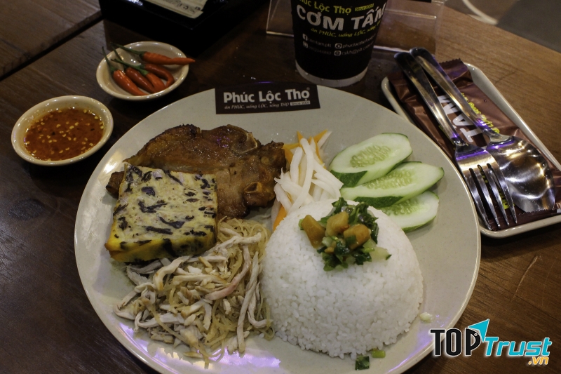 Cơm tấm Phúc Lộc Thọ lúc nào cũng rất đông