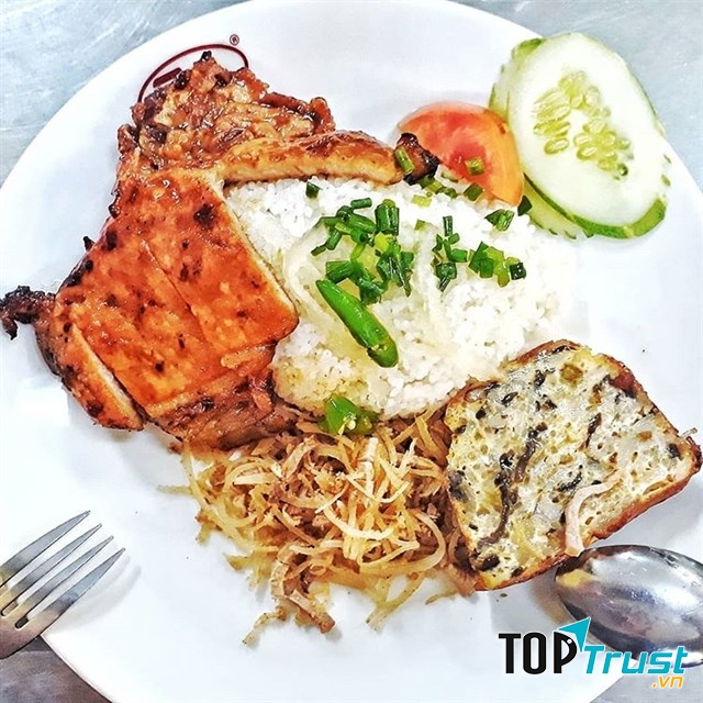 Cơm tấm Thuận Kiều không còn xa lạ với người dân Sài Gòn