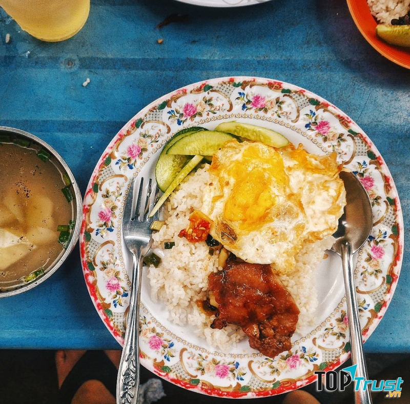 Cơm tấm Trương Định