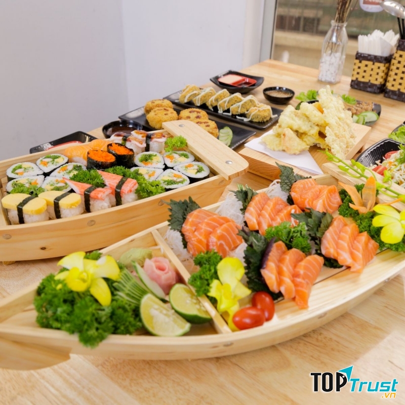 Sushi và Kimbap tại AA Sushi Cửa Bắc