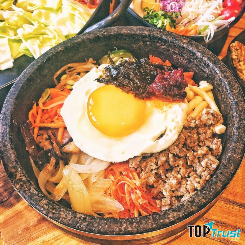 Cơm trộn ba chỉ bò Hàn Quốc ngon đúng điệu