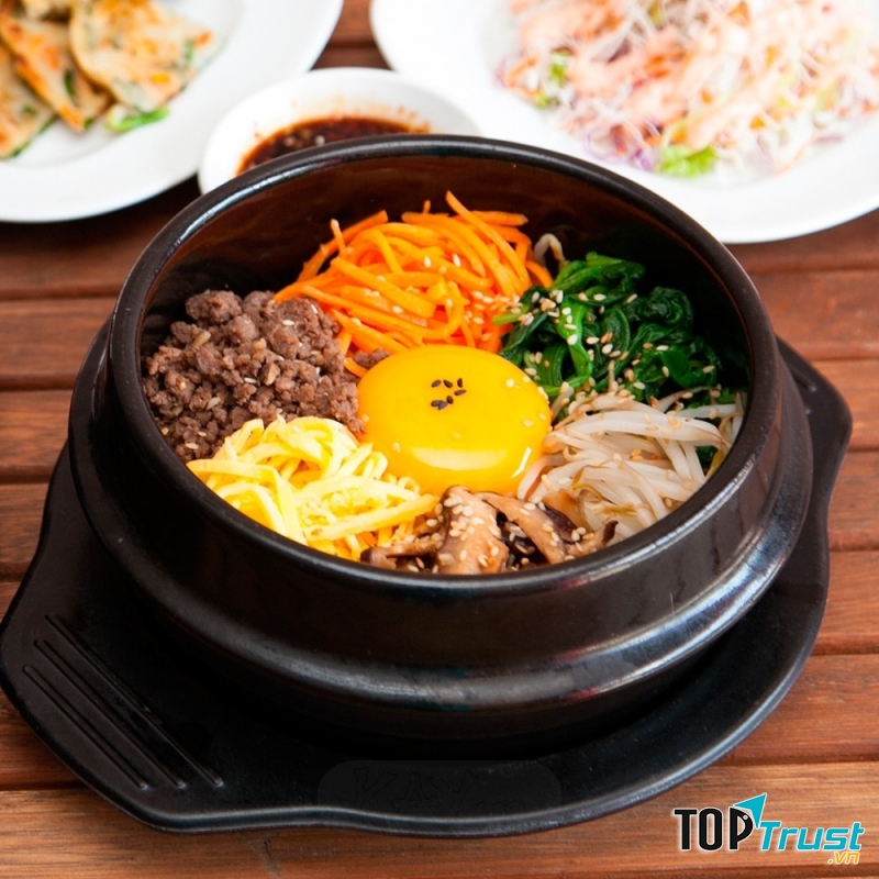 Cơm trộn ba chỉ bò Hàn Quốc ngon đúng điệu