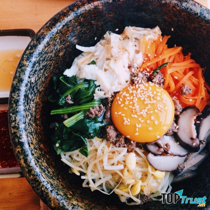 Món cơm trộn độc đáo của Gogi House