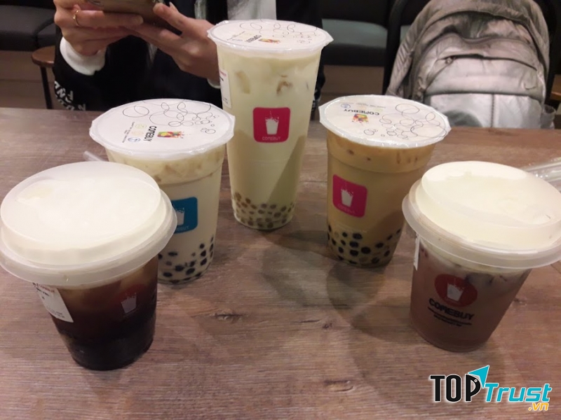 Nếu bạn là một fan trà sữa thứ thiệt thì chắc chắn sẽ khó lòng bỏ qua được thương hiệu trà sữa trứ danh Comebuy tại Sư Vạn Hạnh.