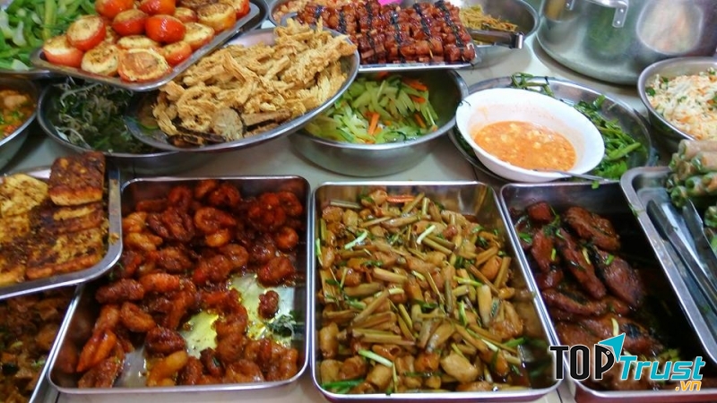 Món ăn đa dạng hấp dẫn