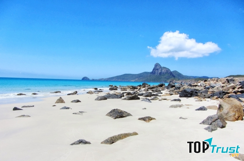 Biển xanh ở Côn Đảo