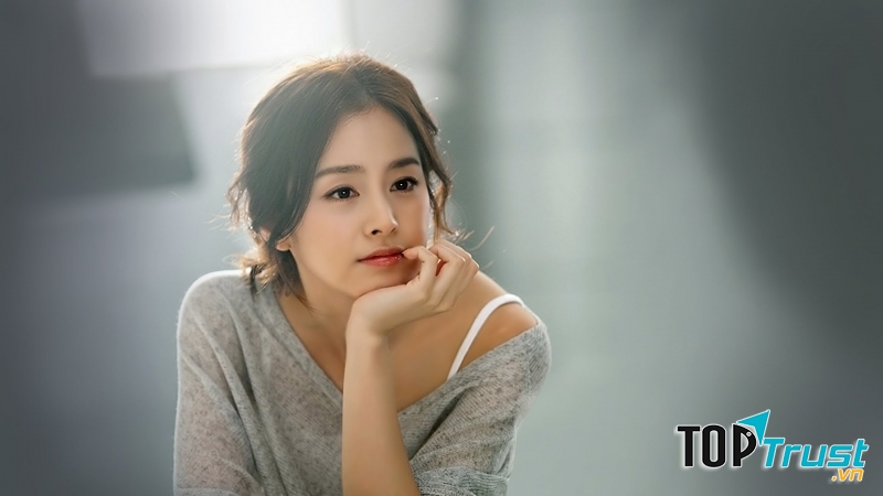 Con dâu quốc dân - Kim Tae Hee