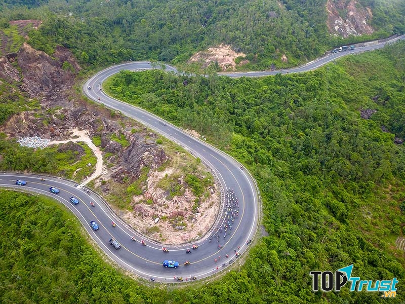 Một đoạn đường đèo Cả