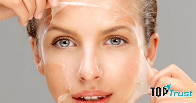 Con người lột da hằng ngày