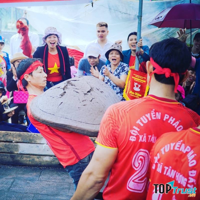 Lễ hội ở Côn sơn kiếp bạc