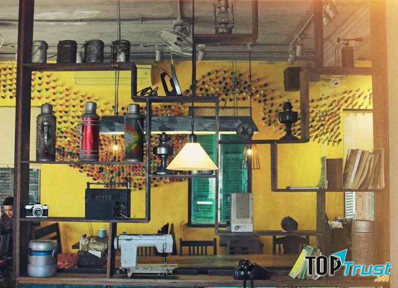 Cộng cafe Linh Đàm với không gian hoài niệm