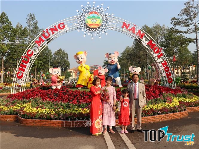 Thời khắc giao thừa