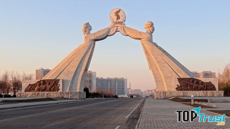 Cổng vòm Thống Nhất