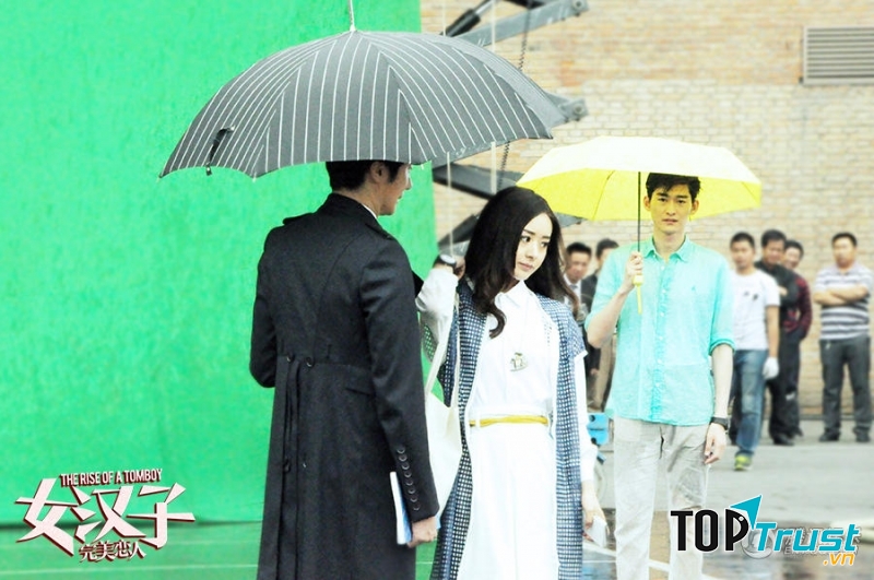 Cuộc tình tay ba của nữ chính