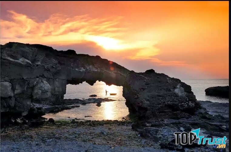 Cổng Tò Vò kiệt tác của thiên nhiên