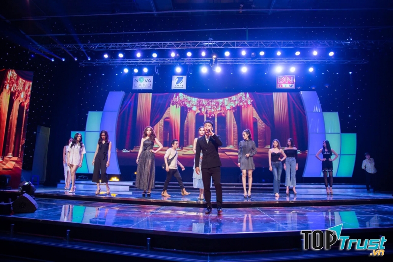 Công ty Á Đông là bước đệm cho nhiều người mẫu trẻ triển vọng.