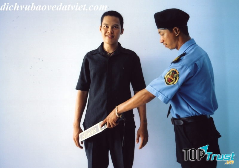 Nhân viên đang làm nhiệm vụ