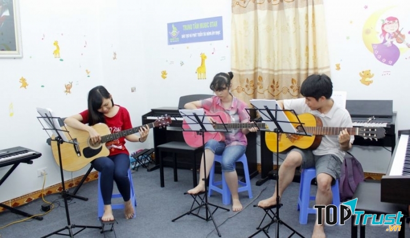 Chương trình học bài bản theo từng cấp độ và độ tuổi khác nhau tại Việt Thương Music School.