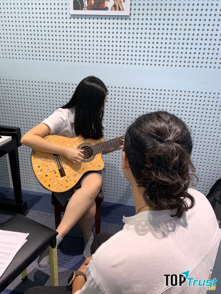 Việt Thương Music School