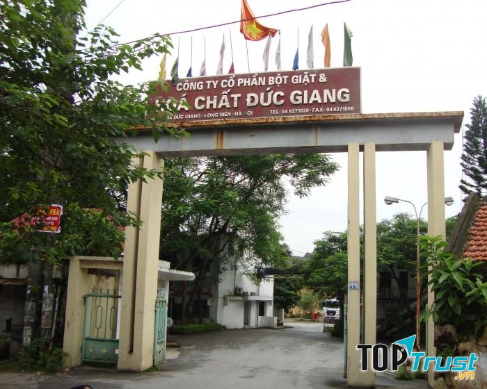 Công ty cổ phần bột giặt và hóa chất Đức Giang (DGC)
