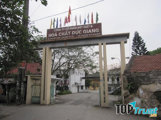 Công ty cổ phần bột giặt và hóa chất Đức Giang (DGC)