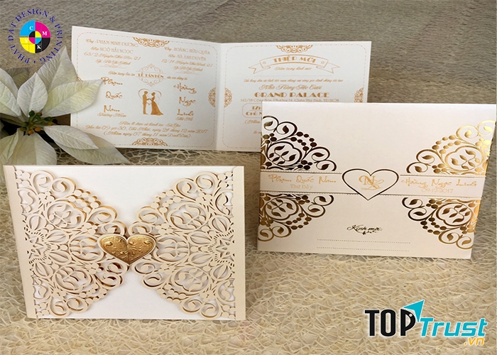 Công ty in Phát Đạt quý khách không những được lựa chọn hàng trăm các mẫu thiết kế độc quyền mà còn được thiết kế thiệp cưới riêng hoàn toàn miễn phí không hề bị đụng mẫu mã với bất cứ thiệp cưới nào