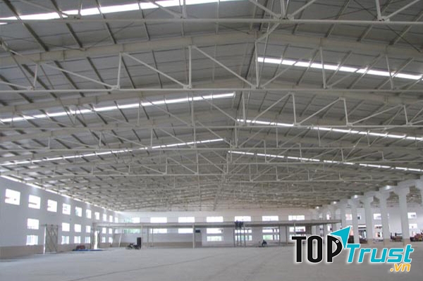 Thi công nhà xưởng.