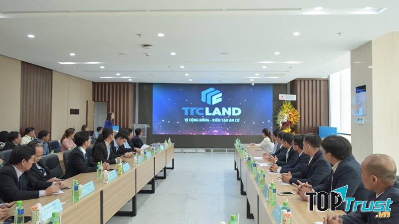 Công ty cổ phần địa ốc TTC LAND