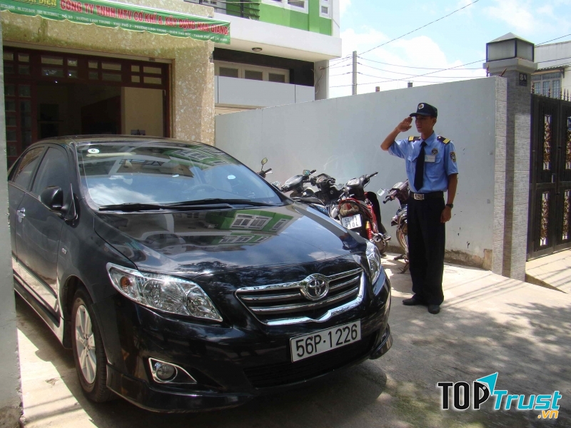 Công ty cung cấp các dịch vụ bảo vệ mục tiêu di động.