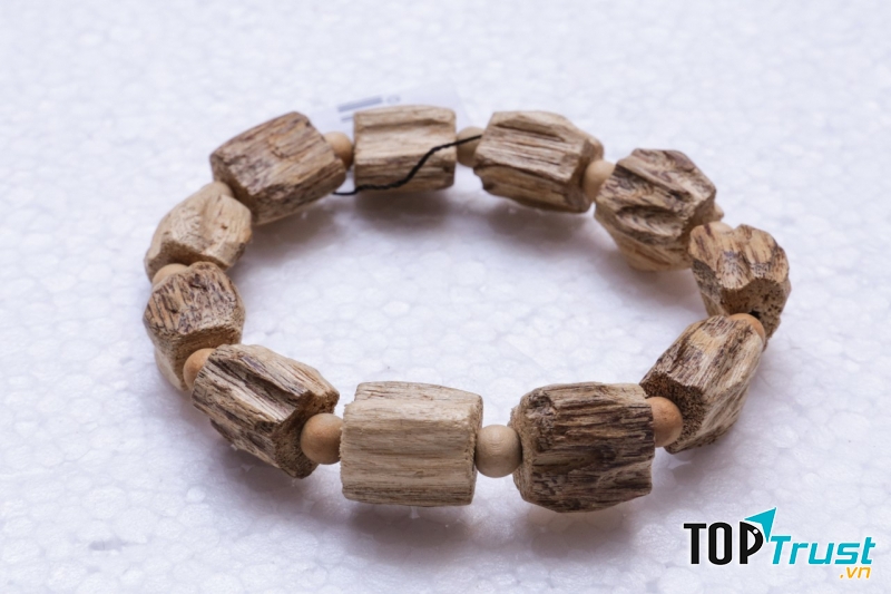 Vòng tay Trầm Hương