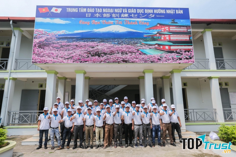 Công ty Phúc Chiến Thắng là một công ty chuyên về xuất khẩu lao động và tư vấn du học