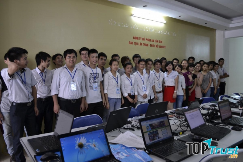 Công Ty Cổ Phần Thương Mại Và Giáo Dục Việt Tâm Đức