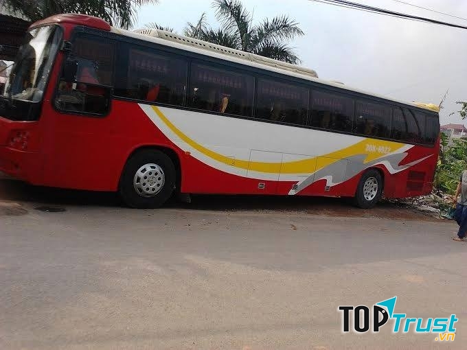 Xe du lịch của công ty.