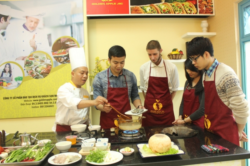 Quả táo vàng - nơi tình yêu nấu ăn bắt đầu