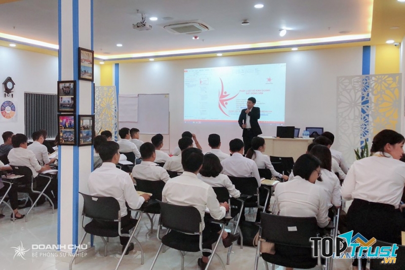Công ty CP Đầu tư & Đào tạo Doanh Chủ