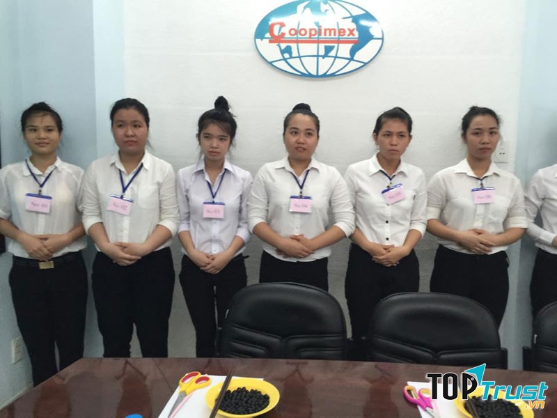 Với đội ngũ cán bộ có trình độ chuyên môn, nghiệp vụ tinh thông sẽ giúp người lao động được tư vấn tốt nhất, nhanh nhất, và tìm được công việc phù hợp nhất
