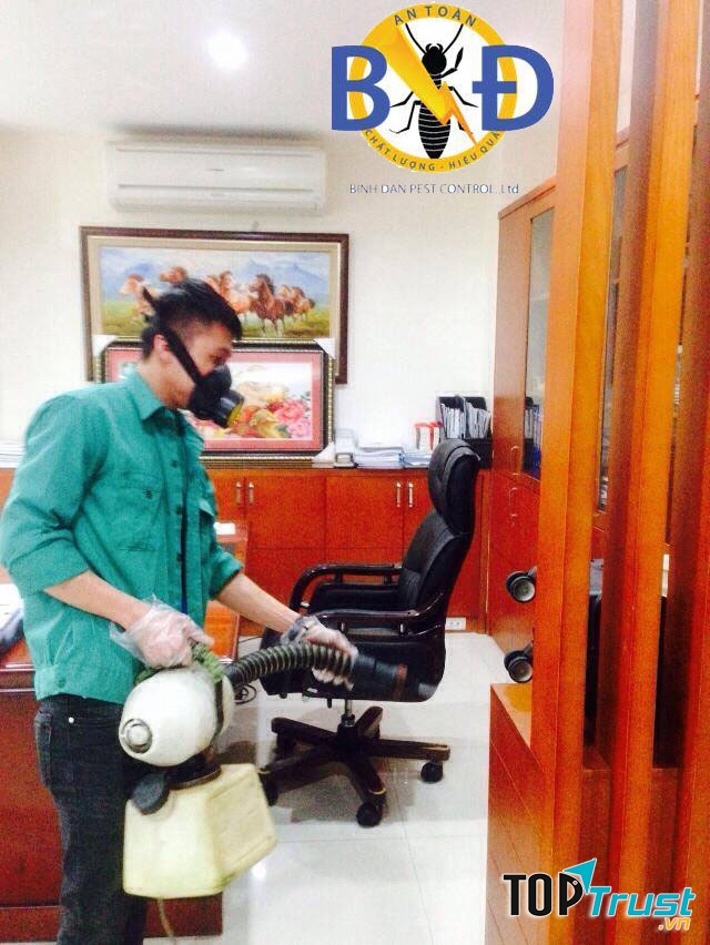 Công ty Bình Đan cam kết dịch vụ phun muỗi tại nhà sẽ được thực bởi các nhân viên có chuyên môn kỹ thuật cao, trung thực, có trách nhiệm trong công việc.