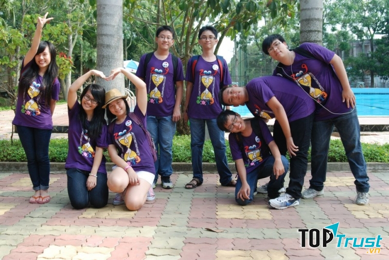 Công ty đồng phục Trần Couture