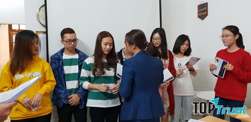 Công ty Du học & Đào tạo Ngoại ngữ HALO Education