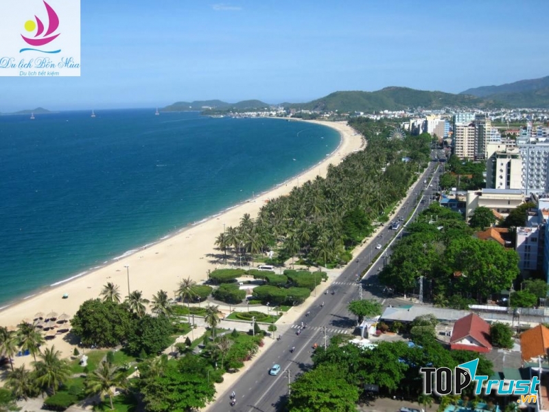 Công ty du lịch Bốn mùa
