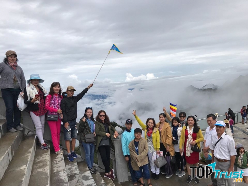 Công ty du lịch bốn mùa