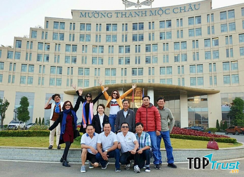 Đặc biệt các chương trình tham quan chợ nổi Cái Răng, Phong Điền bằng tàu và các tour sinh thái, làng nghề bằng xe máy, xe đạp, xe lôi.