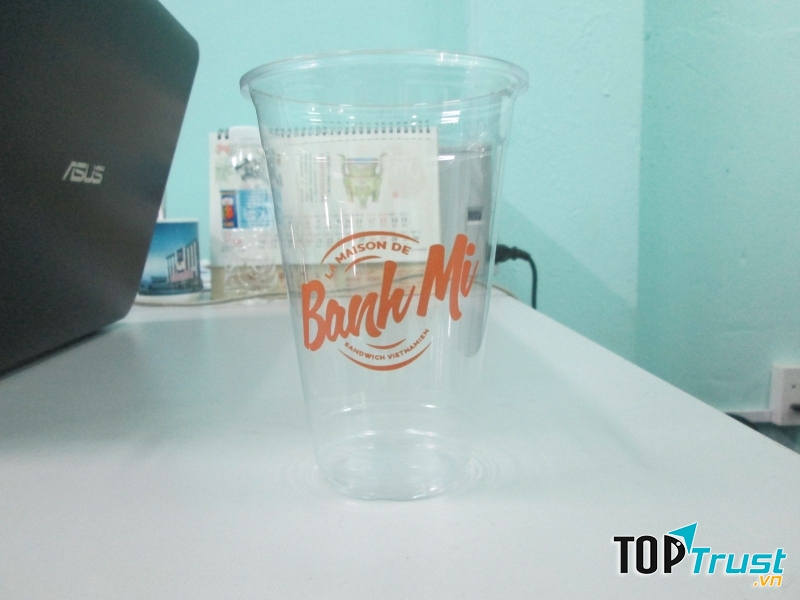 Ly nhựa sử dụng một lần