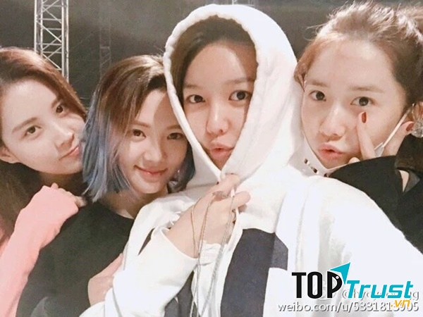 Công ty quản lý đã vô cùng tức giận khi biết các thành viên để mặt mộc.