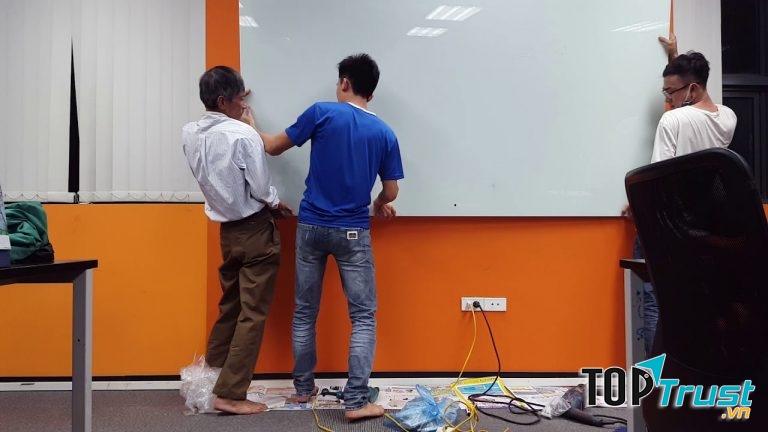 Công ty thương mại Maxbuy