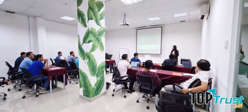 CÔNG TY TNHH CÔNG NGHỆ VÀ ĐÀO TẠO ROBUSTA