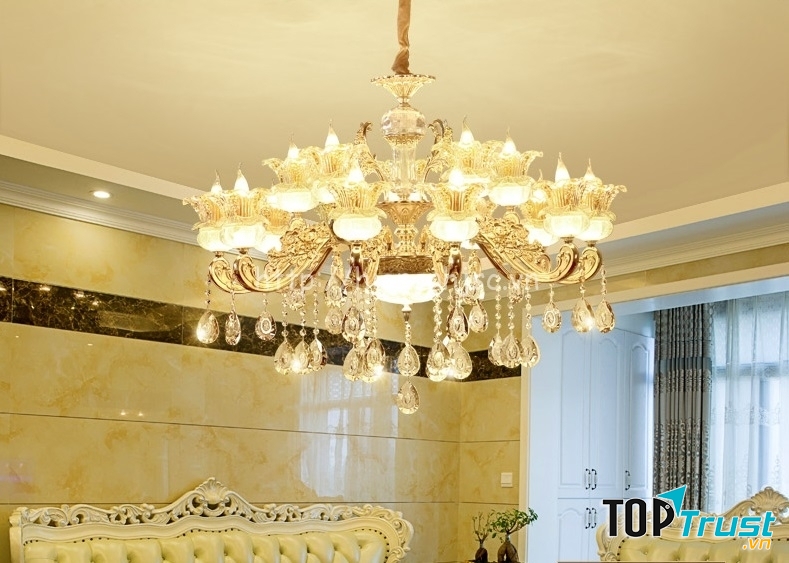 Đèn Minh Đăng cung cấp cả đa dạng mẫu đèn pha lê: cổ điển, hiện đại, sang trọng, cá tính,...