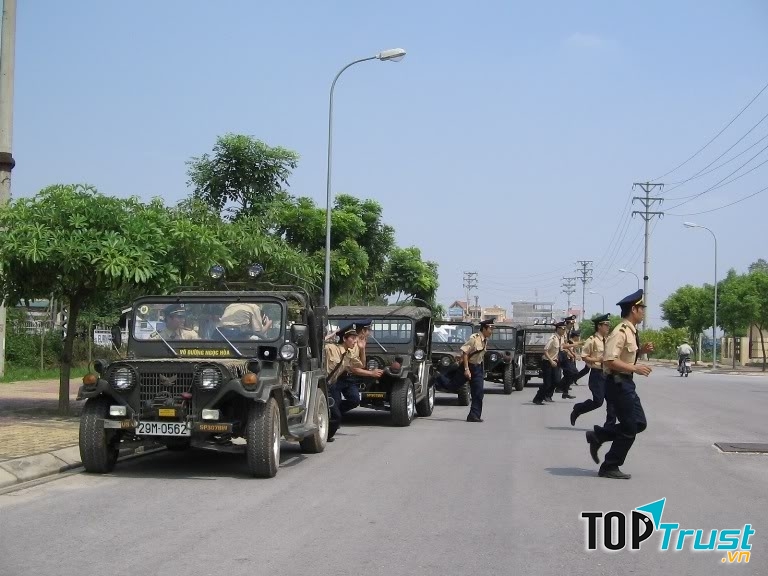 Với sự phân chia trách nhiệm và nghĩa vụ cho nhân viên một cách rõ ràng, tùy theo mục đích và vị trí làm việc mà phía Công ty Đông Đô sẽ đưa nhân viên đã được đào tạo chuyên nghiệp đến làm việc cùng quý khách hàng. Đảm bảo đem lại cho quý khách sự an tâm tuyệt đối khi lựa chọn dịch vụ bảo vệ tại Đông Đô.