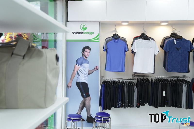 Mẫu áo tập gym Reebok tại thế giới đồ tập