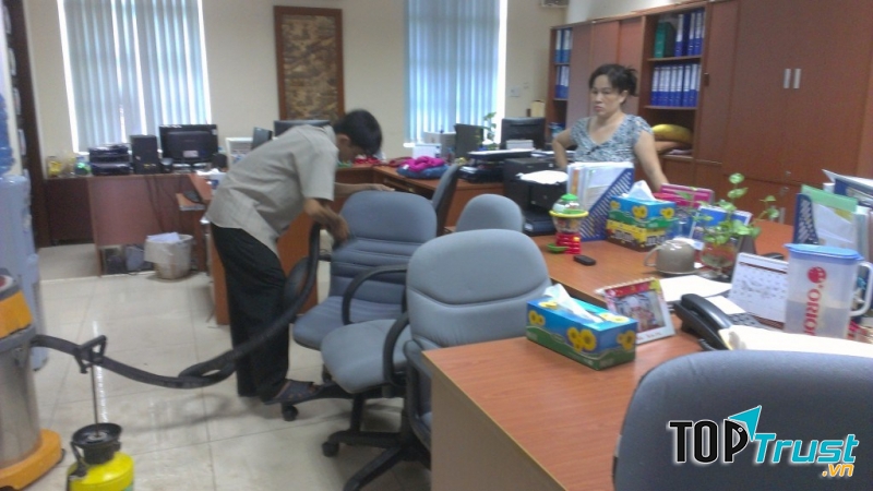 Công Ty Vệ Sinh Công Nghiệp Linh Anh